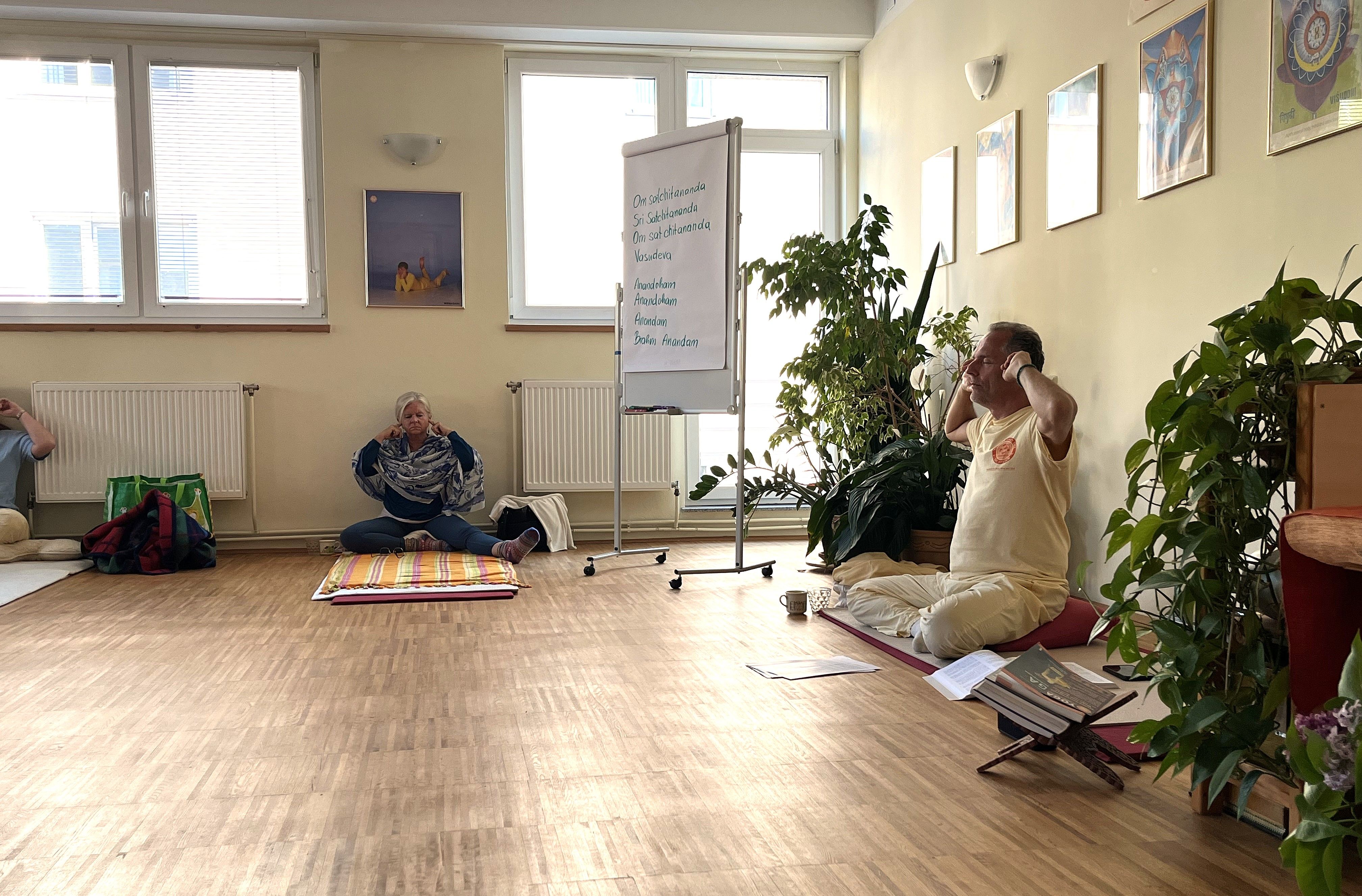 2026 05 03 StPoelten GyanaYoga