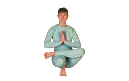 4 – 11 Padangushthasana Ein-Bein-Hocke